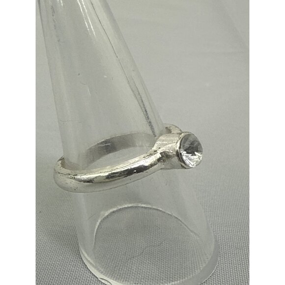 Womens Silver Tone Fashion Ring With Clear Stone - Picture 2 of 5